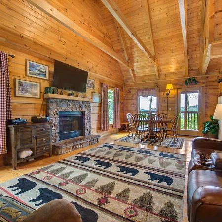 Bear Tracks, 2 Bedrooms, Hot Tub, Fireplace, Wifi, Jetted Tub, Sleeps 6 Gatlinburg Exterior photo