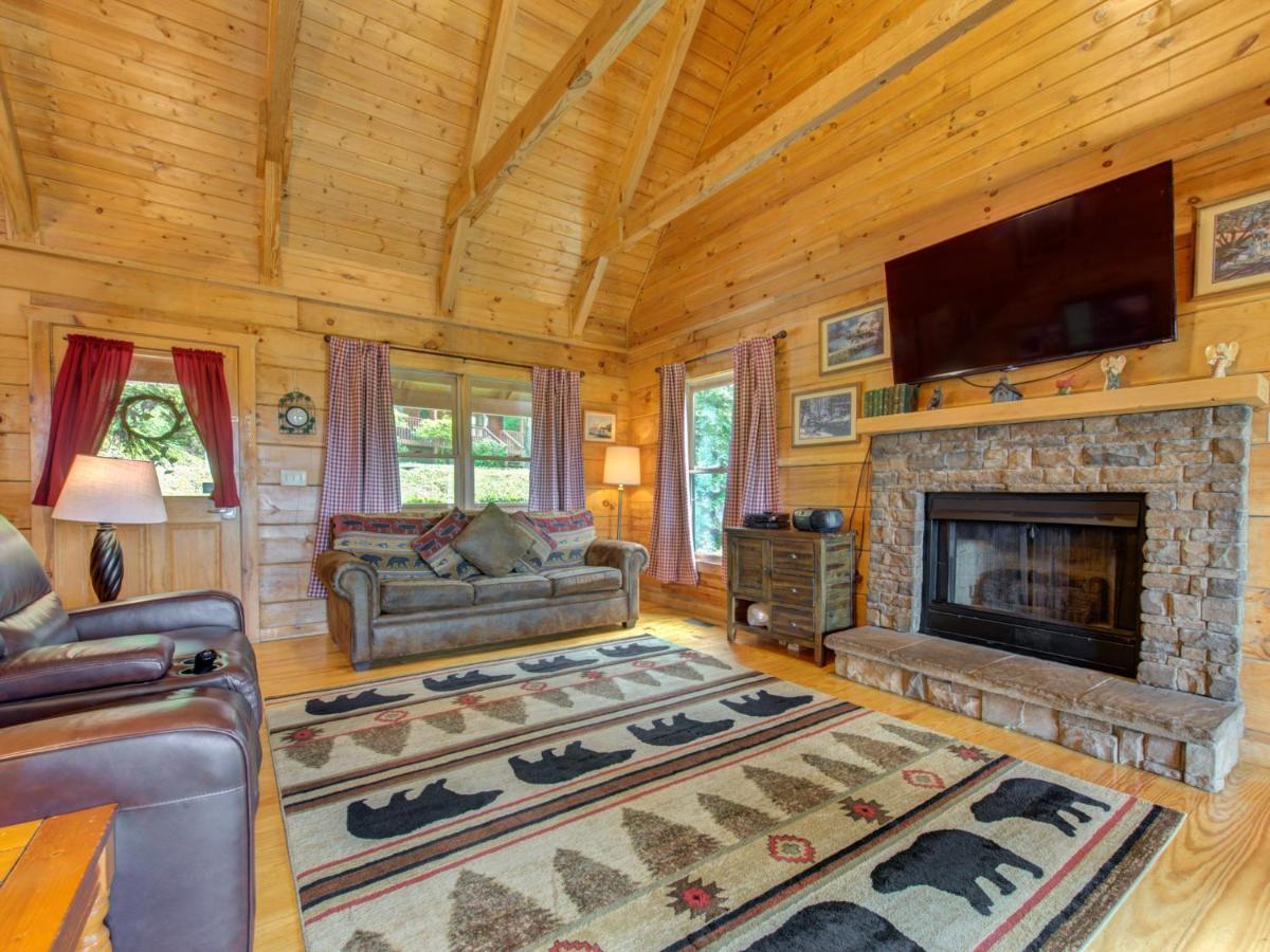 Bear Tracks, 2 Bedrooms, Hot Tub, Fireplace, Wifi, Jetted Tub, Sleeps 6 Gatlinburg Exterior photo